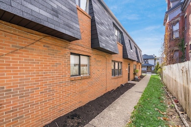 1170 Bryden Rd unit D, Columbus, OH 43205 - photo 6