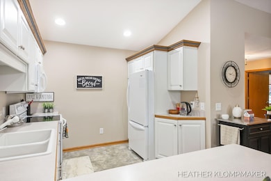 30-web-or-mls-8878-peninsula-ct