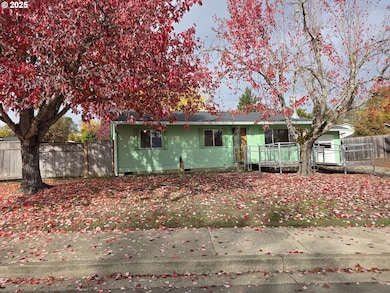 841 NW Lori St, Winston, OR 97496 - photo 7