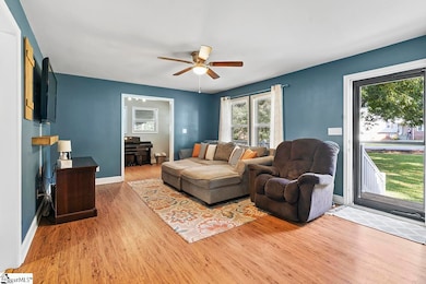 715 Shands St, Clinton, SC 29325 - photo 3