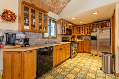 81 Ross Hill Rd, Charlestown, RI 02813 - photo 4