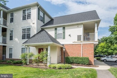 25272 Riffleford Square unit 200, Chantilly, VA 20152 - photo 2