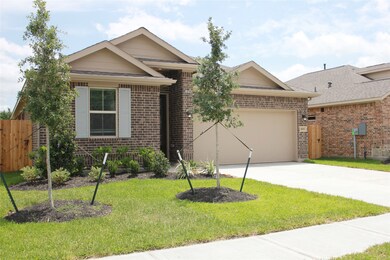 1665 Maggie Trail Dr, Alvin, TX 77511 - photo 2