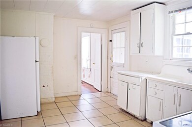 490 Mcdermott St, Asheboro, NC 27205 - photo 5