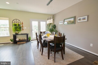 905 Magnolia Blossom Ct, Sykesville, MD 21784 - photo 7