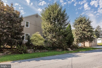 651 Franklin St, Columbia, PA 17512 - photo 2