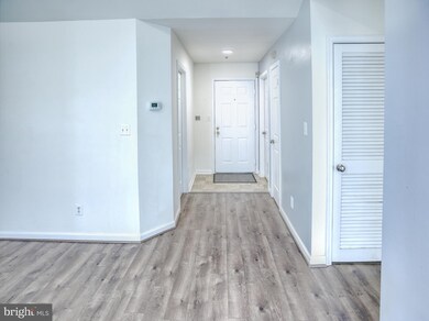 4401 Silverbrook Ln unit B304, Owings Mills, MD 21117 - photo 5