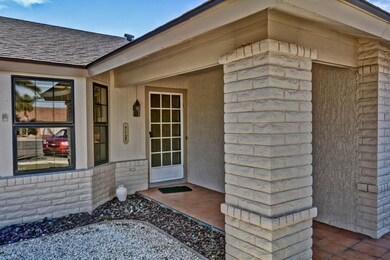 14211 W Utica Ct, Sun City West, AZ 85375 - photo 2