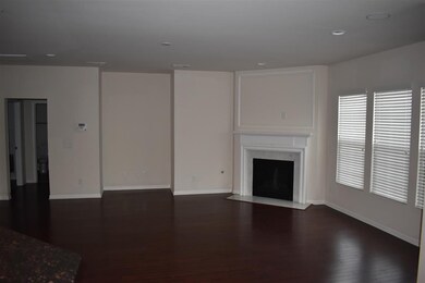 living room / gas fireplace