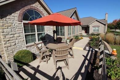 W250N5015 William Dr, Pewaukee, WI 53072 - photo 5