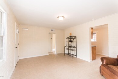 2717 N Sparkman
