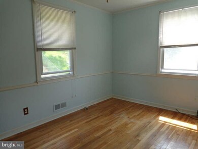 8711 Jenifer Rd, Parkville, MD 21234 - photo 6