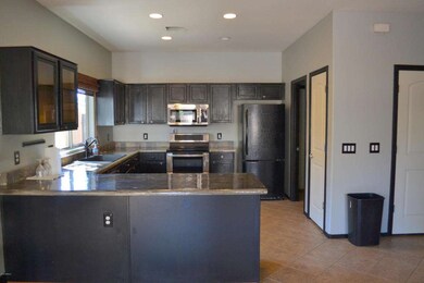 KITCHEN w/PANTRY