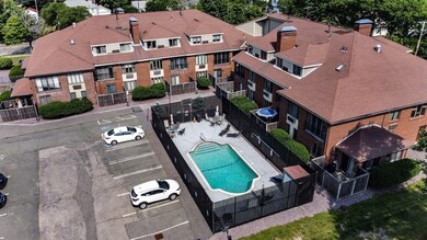 934 Southern Artery unit 204, Quincy, MA 02169 - photo 2