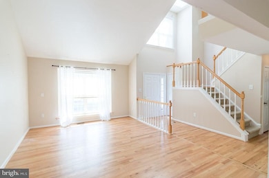 9716 Walthorne Ct, Burke, VA 22015 - photo 3