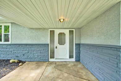 4038 Anthony Ct S, Columbus, OH 43213 - photo 2