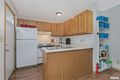 2107 W 69th St, Davenport, IA 52806 - photo 7