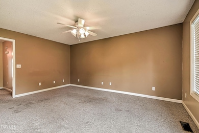 44 Tulip Grove Cir unit 3, Bristol, TN 37620 - photo 6