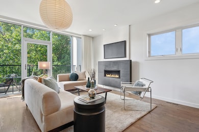 2237 N Hoyne Ave unit 3N, Chicago, IL 60647 - photo 2