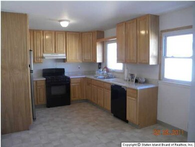 364 Caswell Ave, Staten Island, NY 10314 - photo 4