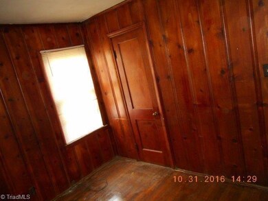 925 E Twenty First St, Winston Salem, NC 27101 - photo 4