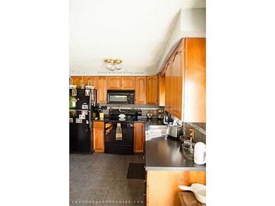 Kitchen. 17 x9