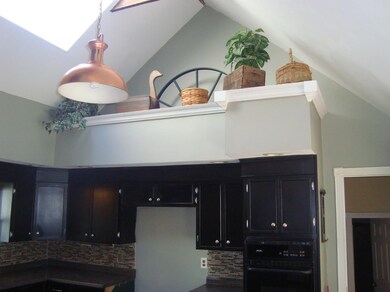 710 E 18th St, La Porte, IN 46350 - photo 6