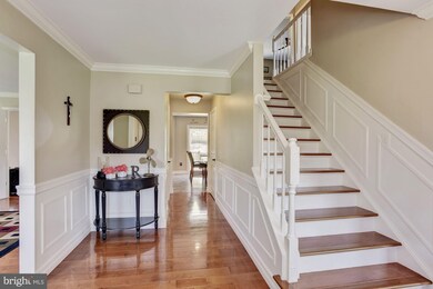 7833 Brookstone Ct, Ellicott City, MD 21043 - photo 2