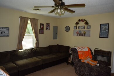 1409 Oakdale St, Manchester, TN 37355 - photo 3