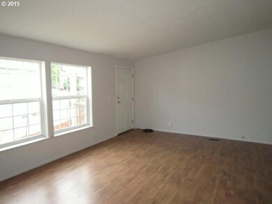 1009 E 9th St, the Dalles, OR 97058 - photo 3