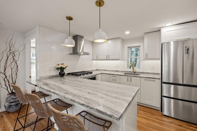 7-web-or-mls-30-bangs-st-unit-b