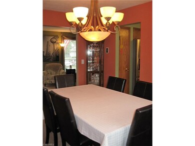 Dining Room 13' x 10'