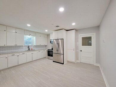 1113 San Jacinto St, Rosenberg, TX 77471 - photo 6