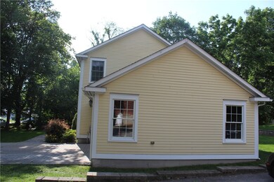 EXTERIOR SIDE