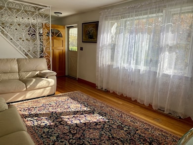 70 Stillman Rd, Wethersfield, CT 06109 - photo 2