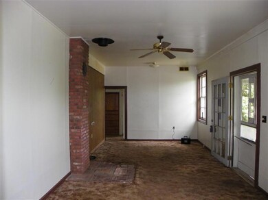 347 N Fourth St, Central Point, OR 97502 - photo 2