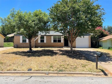 1013 Wilemon Dr, Bedford, TX 76022 - photo 2