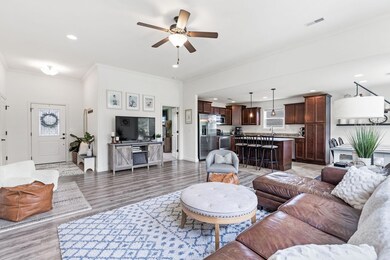 6-web-or-mls-2401-longwood-dr