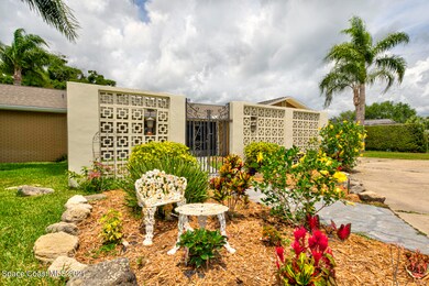 garden & courtyard entry