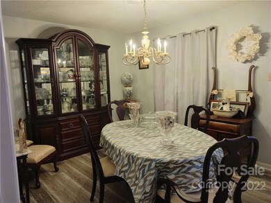 811 Woods Dr, Statesville, NC 28677 - photo 4