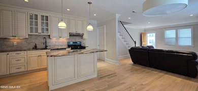 189 Henry St unit A, Greenwich, CT 06830 - photo 2