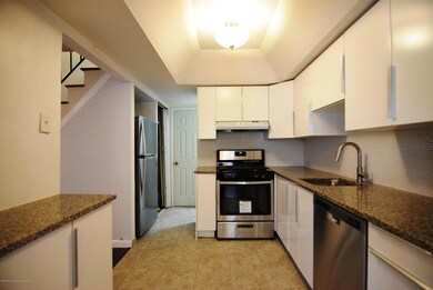 (5) Kitchen