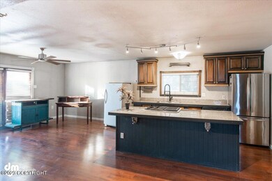 04-Kitchen_ELI01126-HDR
