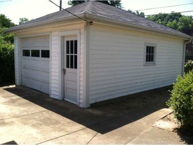 Detached garage