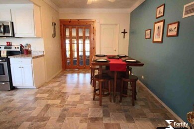 Kitchen dining area