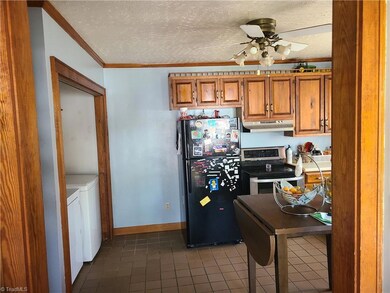 981 Thornburg Rd, Asheboro, NC 27205 - photo 3