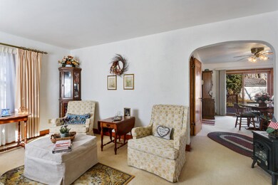 02_806-N-Elm_1_Living-Room_Print