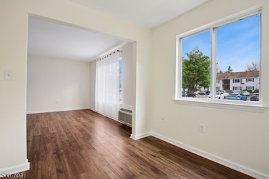 17 Norwich Place unit 317, Somerset, NJ 08873 - photo 6