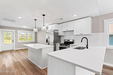 2377 Fair Dr, Knoxville, TN 37918 - photo 7