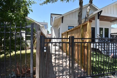 1203 Northwood St unit A, Houston, TX 77009 - photo 2